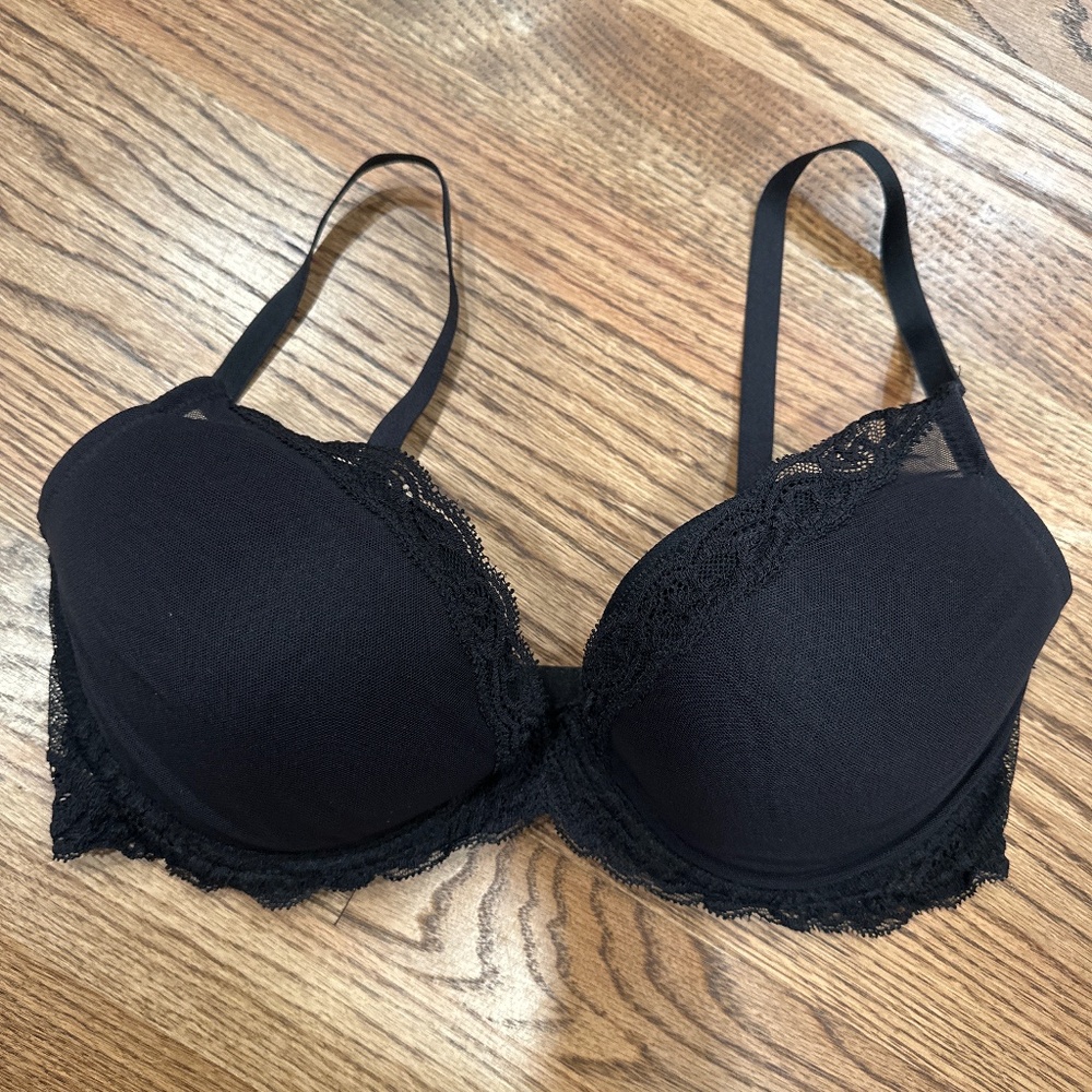 Natori black Feathers Contour Plunge Bra 36D